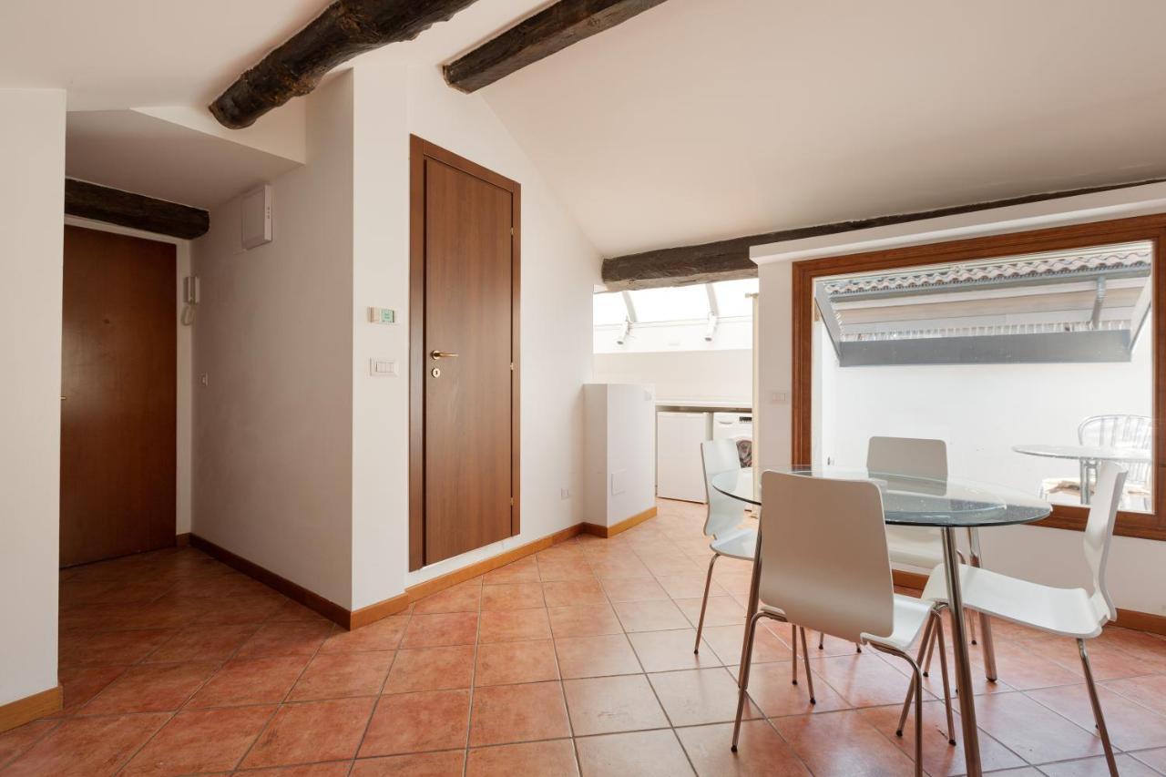 Corso Como Balcony Apartment Milan Exterior photo